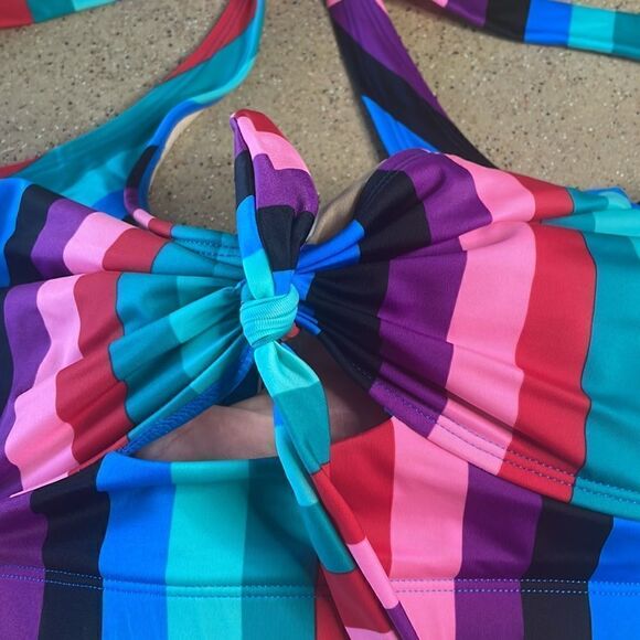 Old Navy striped bikini - Picture 3 of 15